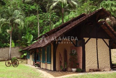 Casa, 5 quartos, 205 m² - Foto 1