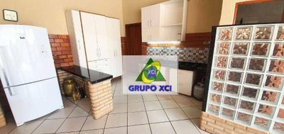 Casa, 3 quartos, 292 m² - Foto 2