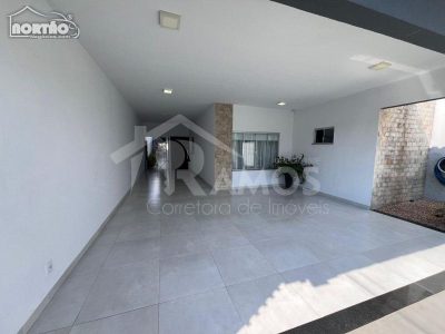 Casa, 3 quartos, 235 m² - Foto 2