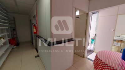 Casa, 1 quarto, 250 m² - Foto 2
