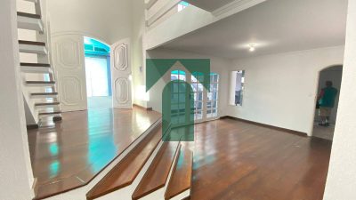 Sobrado, 3 quartos, 373 m² - Foto 1