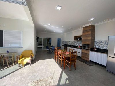 Casa, 3 quartos, 231 m² - Foto 1