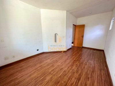 Casa, 6 quartos, 220 m² - Foto 3