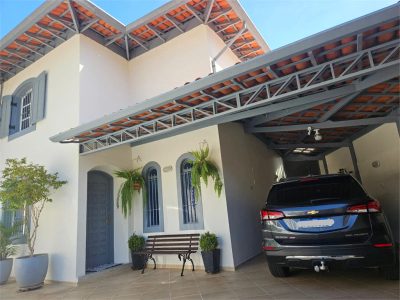 Sobrado, 3 quartos, 227 m² - Foto 1