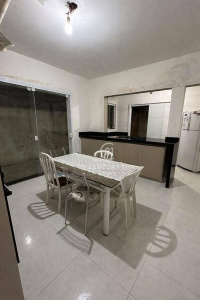 Casa, 3 quartos, 200 m² - Foto 1