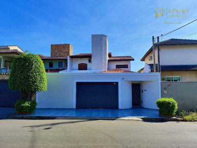 Casa, 3 quartos, 272 m² - Foto 1