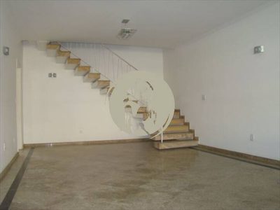 Casa, 4 quartos, 230 m² - Foto 2