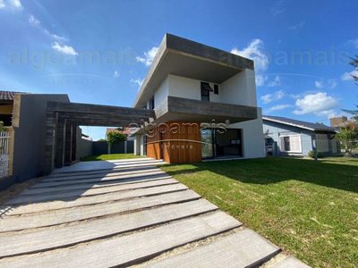 Sobrado, 4 quartos, 260 m² - Foto 1
