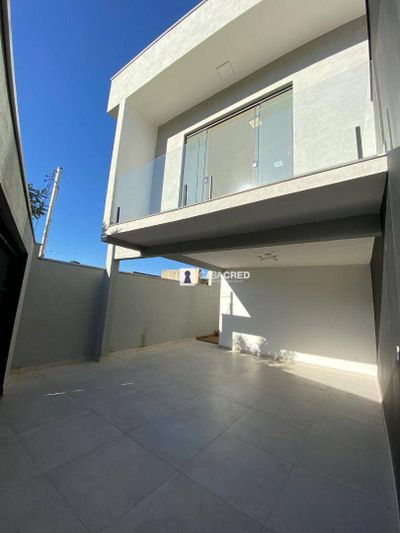 Casa, 3 quartos, 196 m² - Foto 2