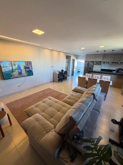 Casa, 5 quartos, 230 m² - Foto 2
