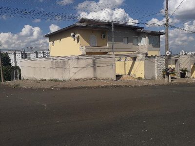 Casa, 1 quarto, 317 m² - Foto 1