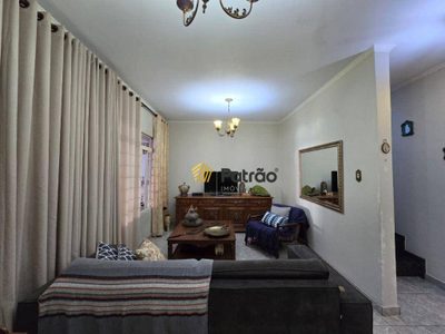 Sobrado, 4 quartos, 216 m² - Foto 1