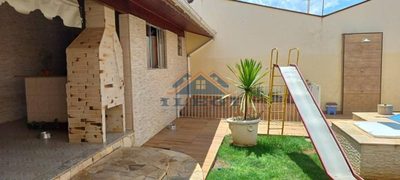 Casa, 3 quartos, 209 m² - Foto 2