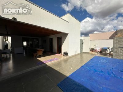 Casa, 3 quartos, 210 m² - Foto 2