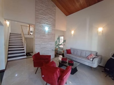 Casa, 5 quartos, 330 m² - Foto 1
