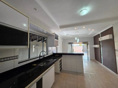 Casa, 3 quartos, 230 m² - Foto 4