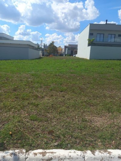 Loteamento e Condomínio, 275 m² - Foto 1