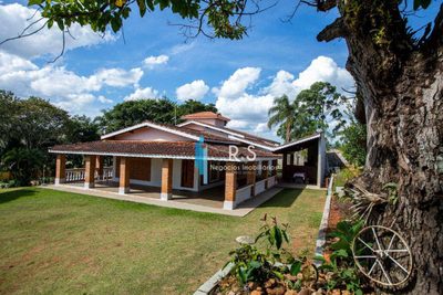 Chácara, 4 quartos, 2400 m² - Foto 1