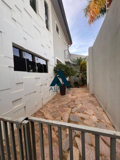 Casa, 3 quartos, 181 m² - Foto 2