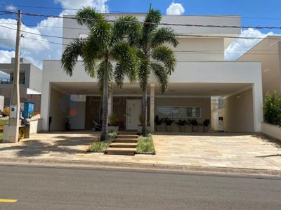 Sobrado, 3 quartos, 321 m² - Foto 1