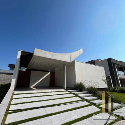 Casa, 3 quartos, 239 m² - Foto 1