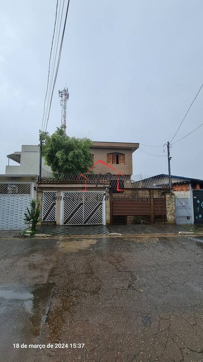 Sobrado, 3 quartos, 324 m² - Foto 1