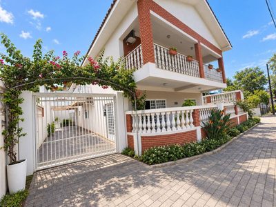 Casa, 6 quartos, 323 m² - Foto 2