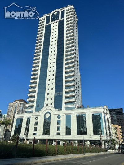 Casa, 4 quartos, 183 m² - Foto 1
