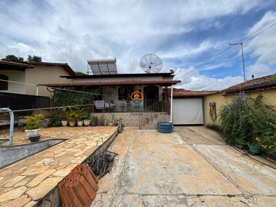 Casa, 3 quartos, 193 m² - Foto 1