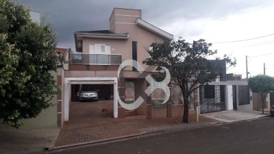 Sobrado, 3 quartos, 217 m² - Foto 1