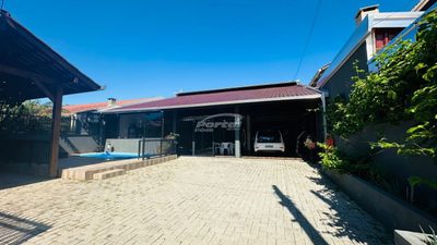 Casa, 4 quartos, 185 m² - Foto 1