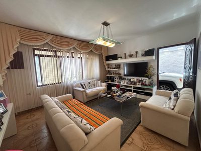 Casa, 4 quartos, 240 m² - Foto 4
