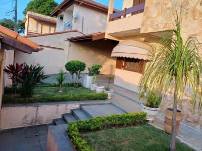 Casa, 3 quartos, 310 m² - Foto 1