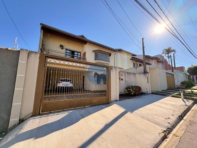 Casa, 3 quartos, 220 m² - Foto 2