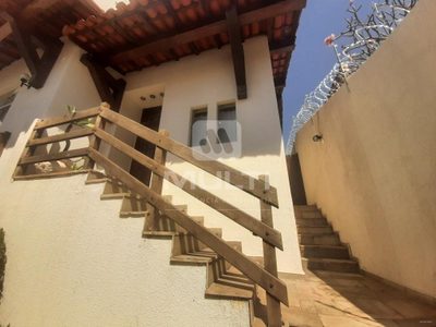 Casa, 4 quartos, 324 m² - Foto 2