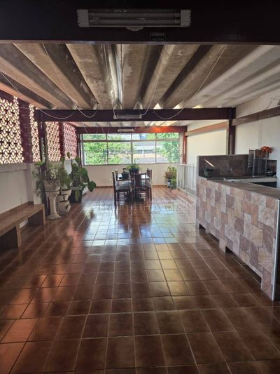 Sobrado, 2 quartos, 260 m² - Foto 1
