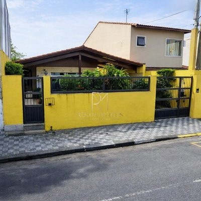 Casa, 4 quartos, 174 m² - Foto 1