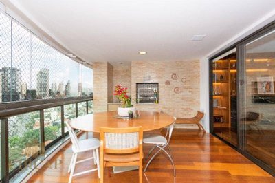 Apartamento, 4 quartos, 218 m² - Foto 1