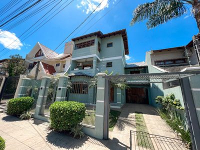 Casa, 3 quartos, 210 m² - Foto 1