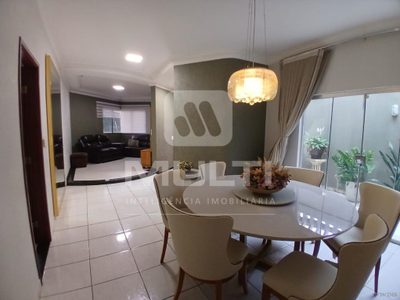 Casa, 3 quartos, 274 m² - Foto 1