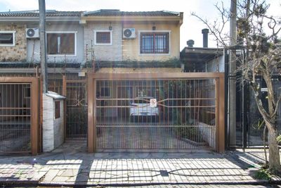 Casa, 3 quartos, 197 m² - Foto 1
