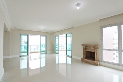 Apartamento, 4 quartos, 220 m² - Foto 1
