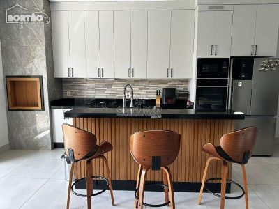 Casa, 3 quartos, 168 m² - Foto 3