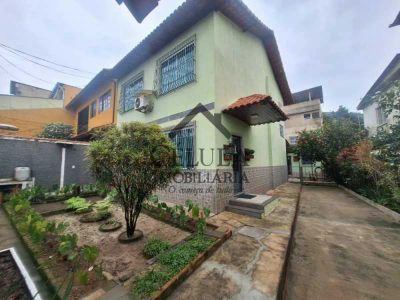 Casa, 3 quartos, 202 m² - Foto 1