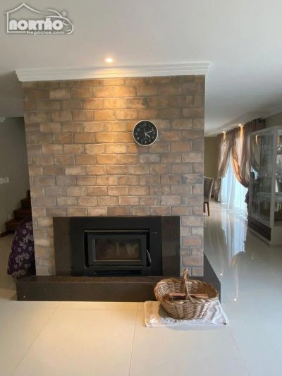Casa, 3 quartos, 288 m² - Foto 1