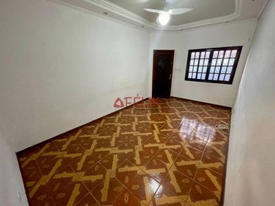 Casa, 3 quartos, 180 m² - Foto 1