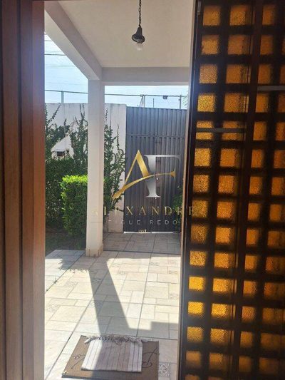 Casa, 4 quartos, 325 m² - Foto 2