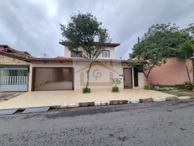 Casa, 3 quartos, 289 m² - Foto 1