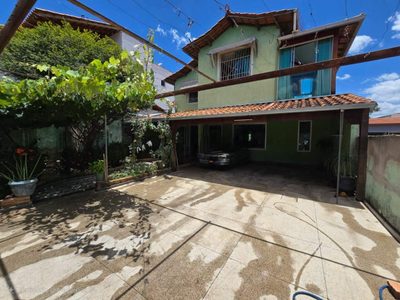 Casa, 4 quartos, 269 m² - Foto 1