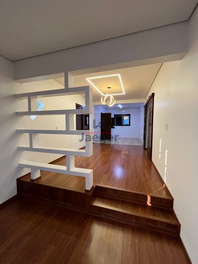 Casa, 3 quartos, 249 m² - Foto 1